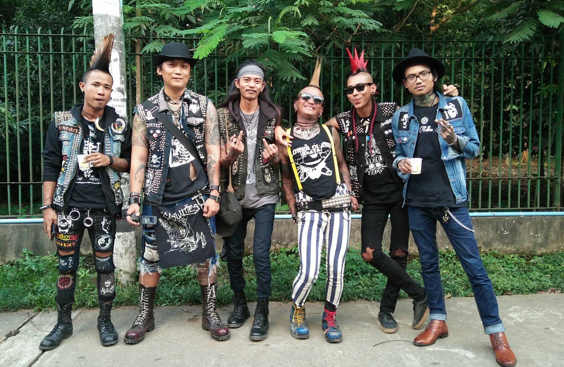 Rockige Punk Asiatin – Telegraph