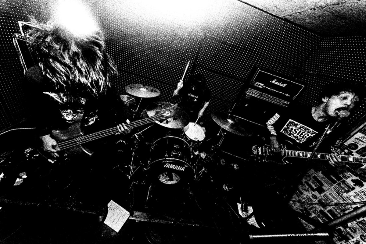 Chaotic grindcore music